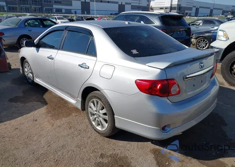 2010 Toyota Corolla S z USA, uszkodzony, nr VIN 2T1BU4EE7AC449417